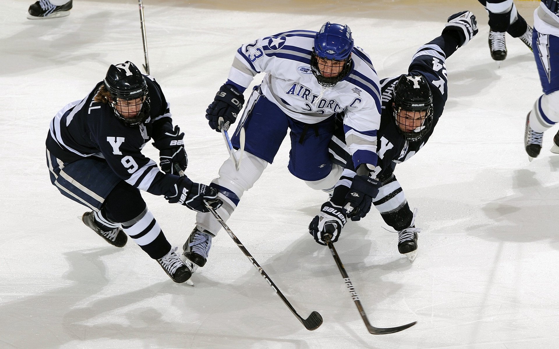 切尔西平局：波切蒂诺的换人调整引争议，主帅波切蒂诺