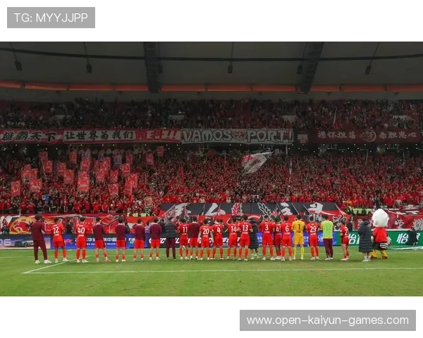 中超罕见一幕！海港主场观众人数比申花多157人，2021中超上海海港